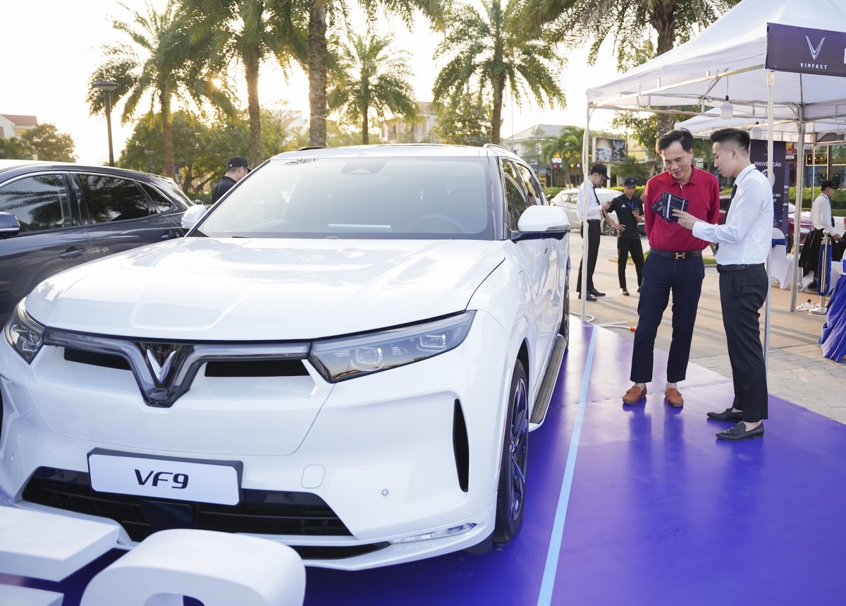 VinFast hỗ trợ tới 100 triệu đồng cho khách hàng đổi xe xăng sang xe điện