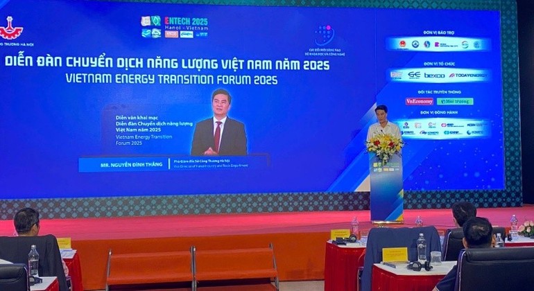 Hà Nội đẩy mạnh chuyển đổi xanh, phát triển năng lượng mới