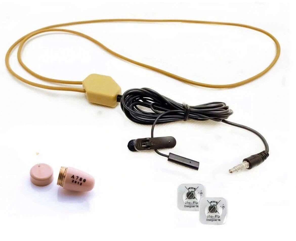 Thiết bị thí sinh N.P.T.S sử dụng để gian lận. Ảnh: Công an cung cấp Thiết bị thí sinh N.P.T.S sử dụng để gian lận. Ảnh: Công an cung cấp