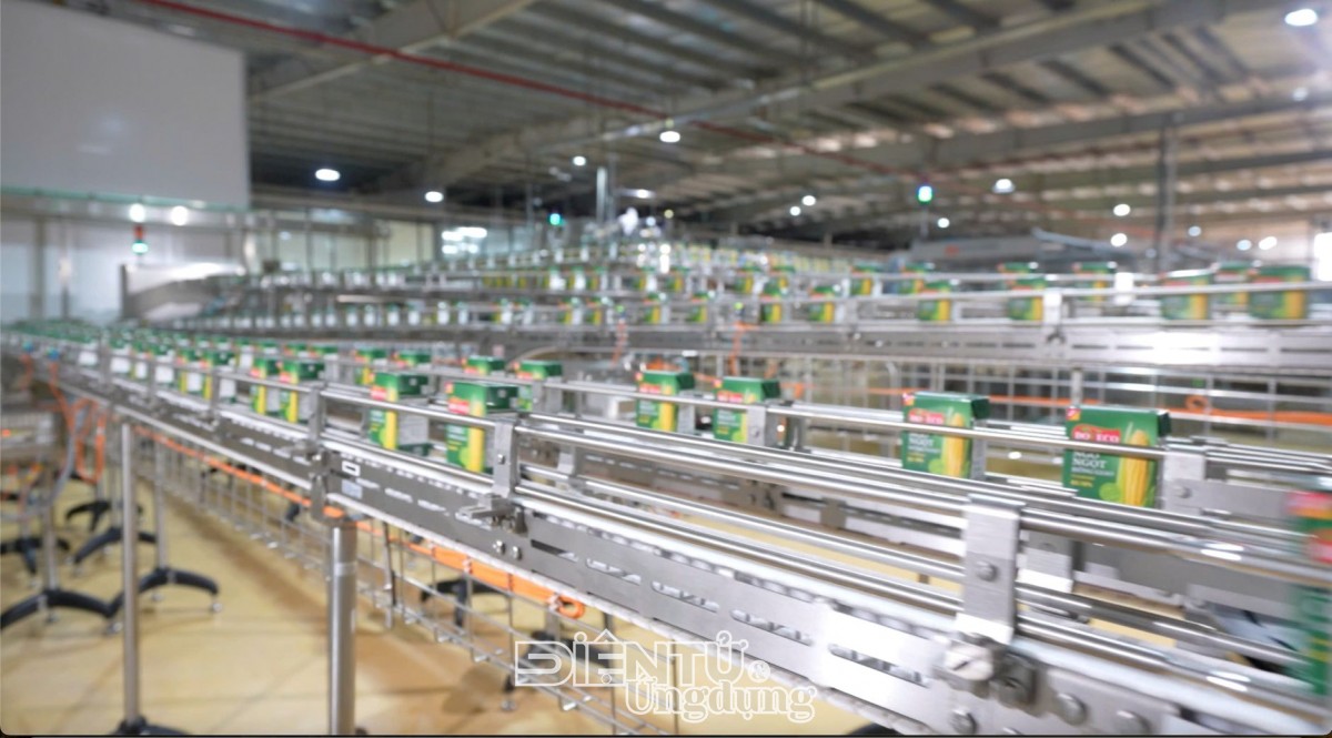 Tetra Pak khánh thành dây chuyền bao bì Tetra Recart® đầu tiên tại Việt Nam Tetra Pak khánh thành dây chuyền bao bì Tetra Recart® đầu tiên tại Việt Nam