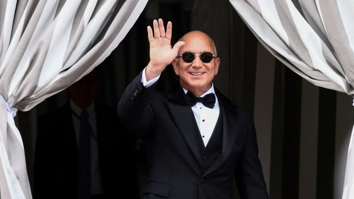 Jeff Bezos bán 737 triệu đô la cổ phiếu Amazon: Tín hiệu gì từ đế chế