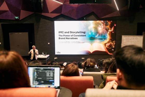 Truyền thông thời AI: Không chỉ biết dùng công cụ, phải làm chủ chiến lược Truyền thông thời AI: Không chỉ biết dùng công cụ, phải làm chủ chiến lược