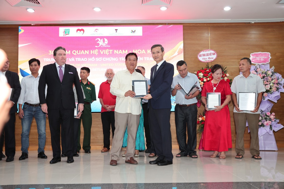 Triễn lãm “Tiến trình bình thường hóa quan hệ Việt Nam - Hoa Kỳ” Triễn lãm “Tiến trình bình thường hóa quan hệ Việt Nam - Hoa Kỳ”