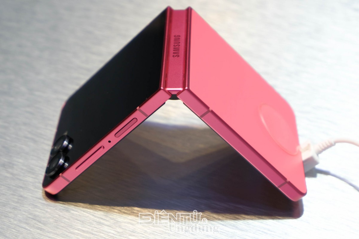 Trải nghiệm Galaxy Z Flip7 Trải nghiệm Galaxy Z Flip7