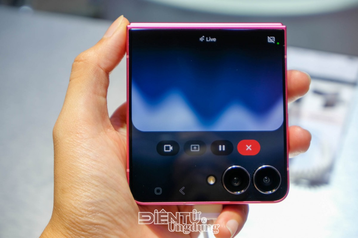 Trải nghiệm Galaxy Z Flip7 Trải nghiệm Galaxy Z Flip7