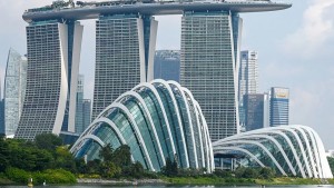 Singapore tăng trưởng vượt dự báo trong quý II nhưng vẫn lo ngại về chính sách thuế của Mỹ