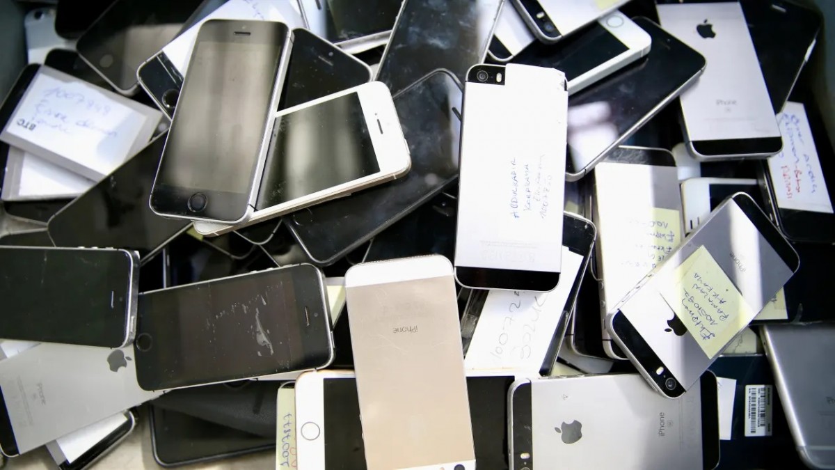 Các nhà sản xuất Hoa Kỳ thường mua các kim loại thiết yếu và đất hiếm từ các nhà sản xuất nước ngoài do Trung Quốc dẫn đầu, nhưng thuế quan và chính sách thương mại khó lường, cũng như địa chính trị, đã khiến các nguồn này trở nên không đáng tin cậy