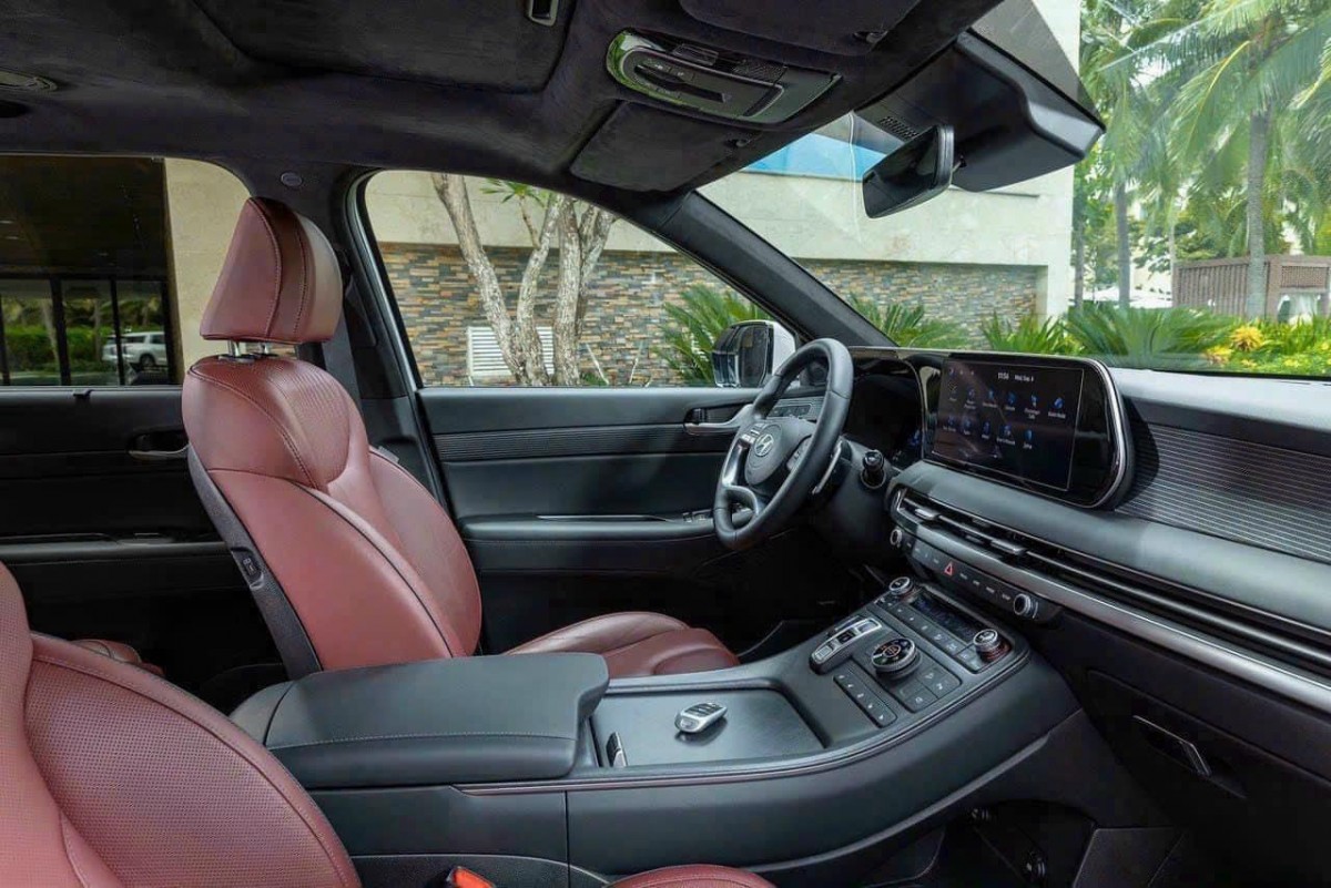 Hyundai Palisade Exclusive và Ford Everest Titanium 2025: Chọn xe nào?