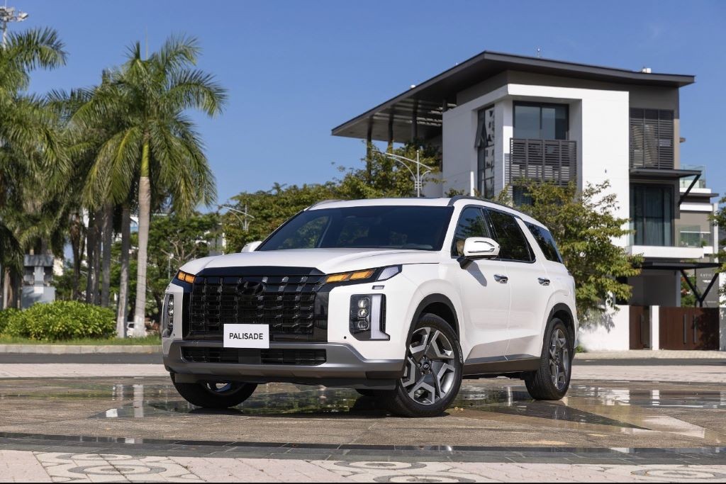 Hyundai Palisade Exclusive và Ford Everest Titanium 2025: Chọn xe nào?