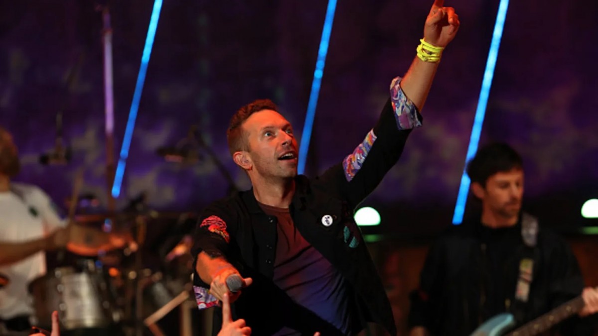 Chris Martin của Coldplay biểu diễn Chris Martin của Coldplay biểu diễn