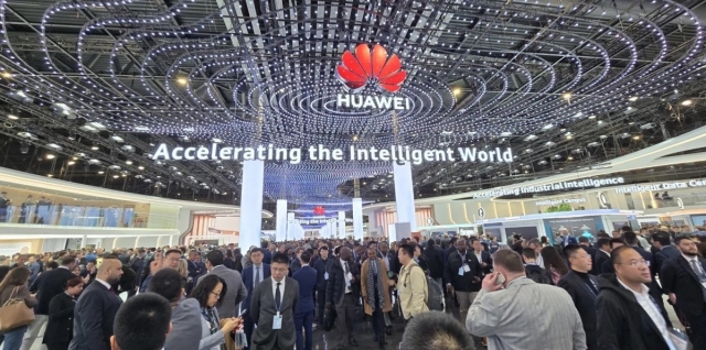 Bị Mỹ trừng phạt, Huawei lật ngược tình thế bằng công nghệ AI