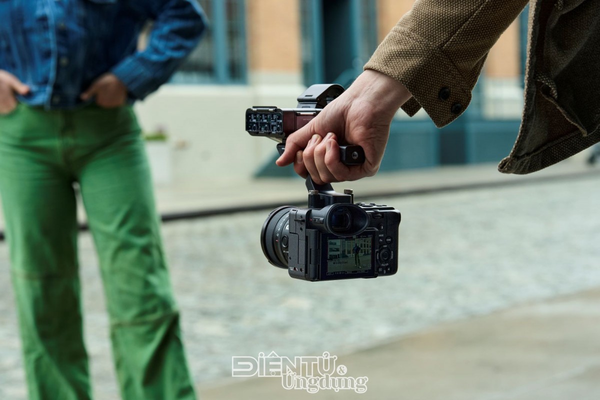 Sony Cinema Line FX2: máy quay nhỏ gọn và mạnh mẽ