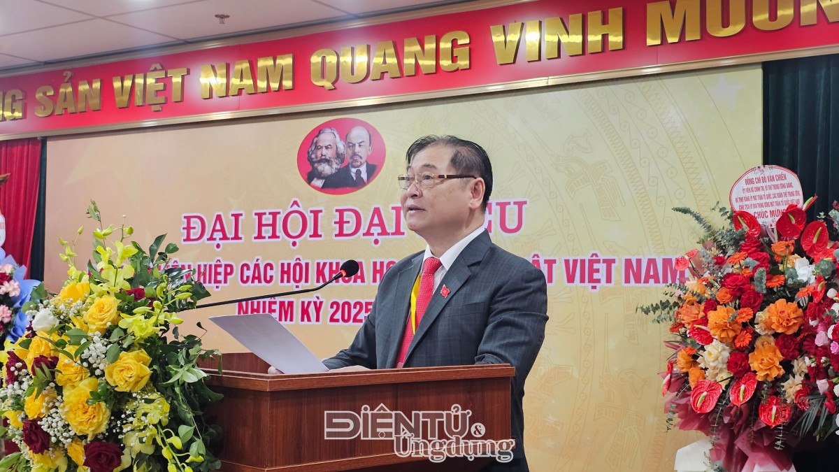 Bí thư Đảng ủy, Chủ tịch Liên hiệp Hội Việt Nam Phan Xuân Dũng phát biểu khai mạc Đại hội 