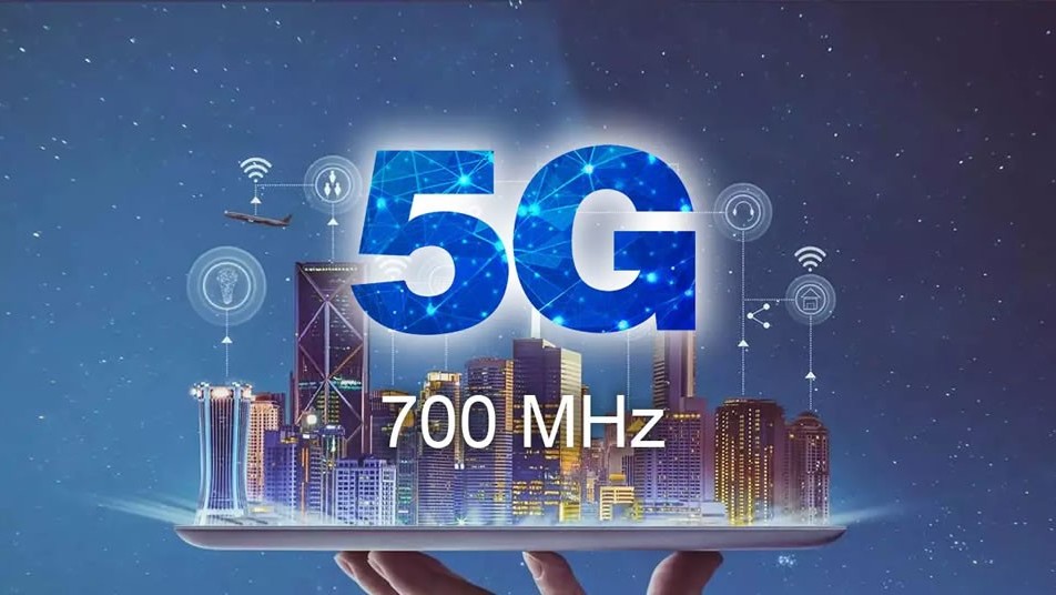 Đấu giá lại 2 khối băng tần 700MHz cho 5G: Viettel vắng mặt, ai thắng?