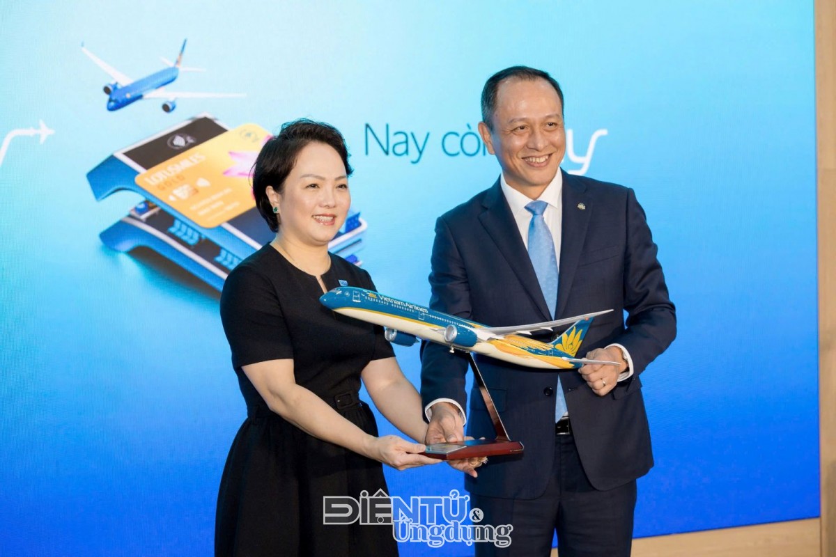 Vietnam Airlines cùng ACB và Visa ra mắt thẻ hội viên tích hợp thanh toán Lotusmiles Pay