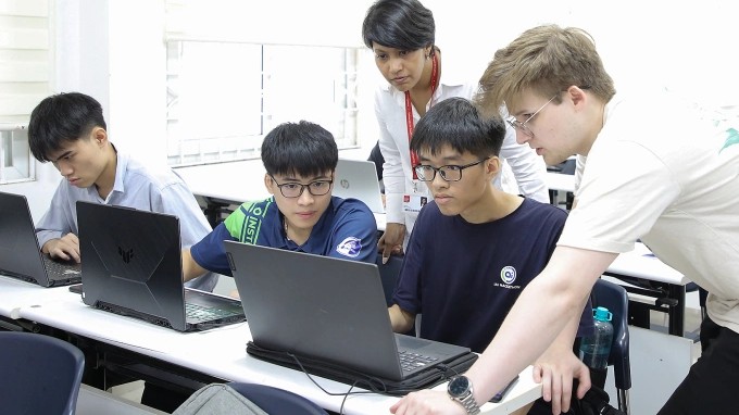 Điểm sàn ngành CNTT 2025 tăng vọt: Doanh nghiệp vẫn thiếu nhân lực