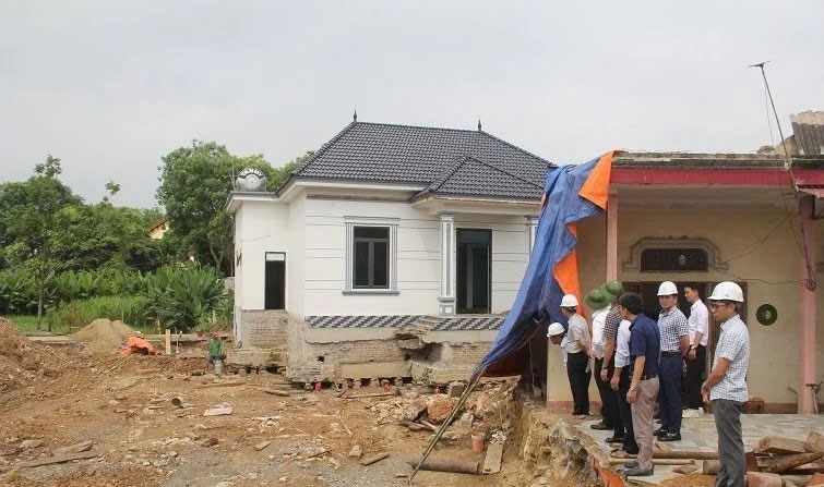 Dự án đường dây 500kV mạch 3: Bí quyết hoàn thành giải phóng mặt bằng trong 2 tháng Dự án đường dây 500kV mạch 3: Bí quyết hoàn thành giải phóng mặt bằng trong 2 tháng