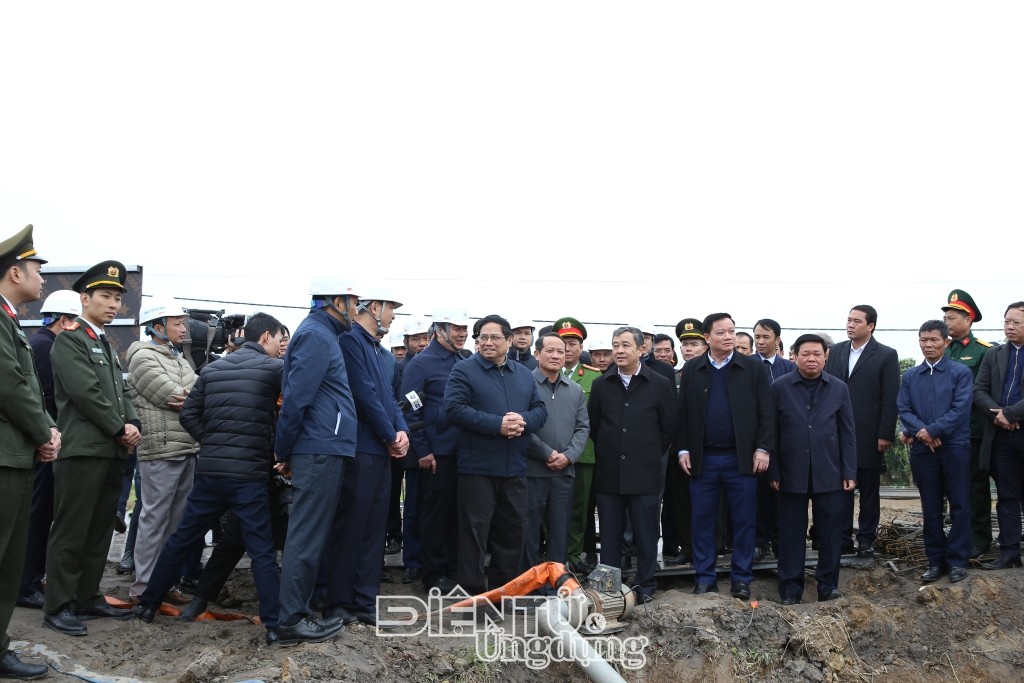 Dự án đường dây 500kV mạch 3: Bí quyết hoàn thành giải phóng mặt bằng trong 2 tháng Dự án đường dây 500kV mạch 3: Bí quyết hoàn thành giải phóng mặt bằng trong 2 tháng