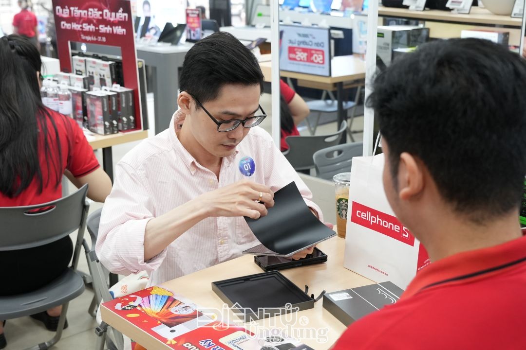 CellphoneS ghi nhận bộ đôi Galaxy Z Fold7 và Z Flip7 tăng trưởng 20%