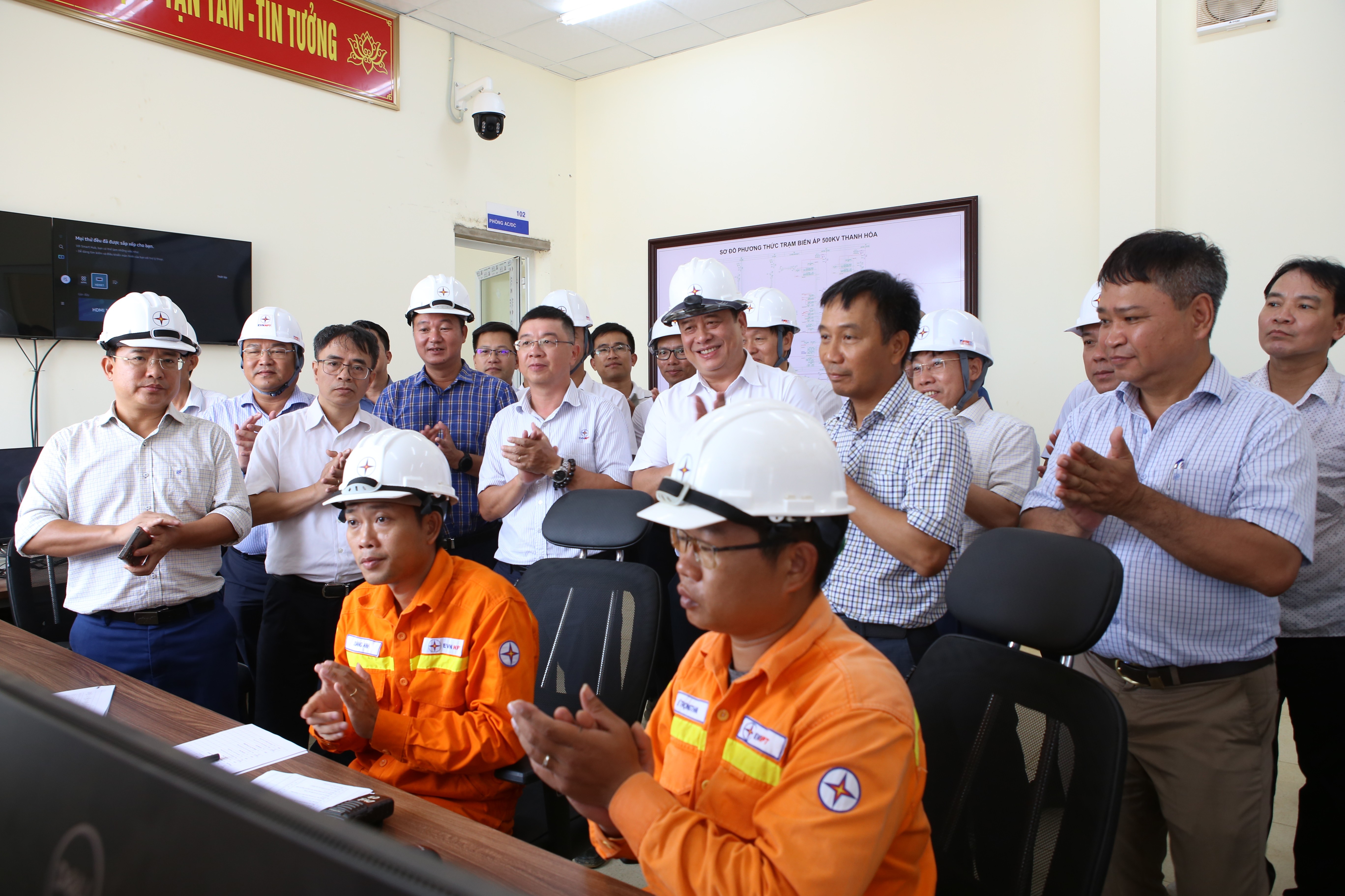 Từ dám làm đến sức mạnh tổng hợp: Sáu bài học vàng từ đường dây 500kV mạch 3 Từ dám làm đến sức mạnh tổng hợp: Sáu bài học vàng từ đường dây 500kV mạch 3