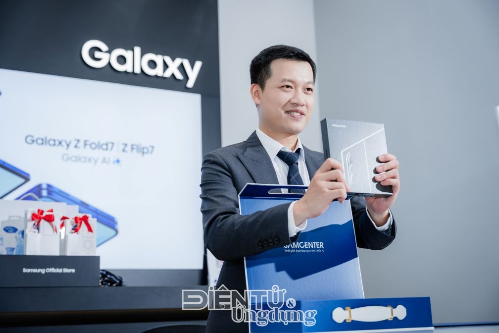 SamCenter trả hơn 500 máy cho khách đặt mua sớm SamCenter trả hơn 500 máy cho khách đặt mua sớm