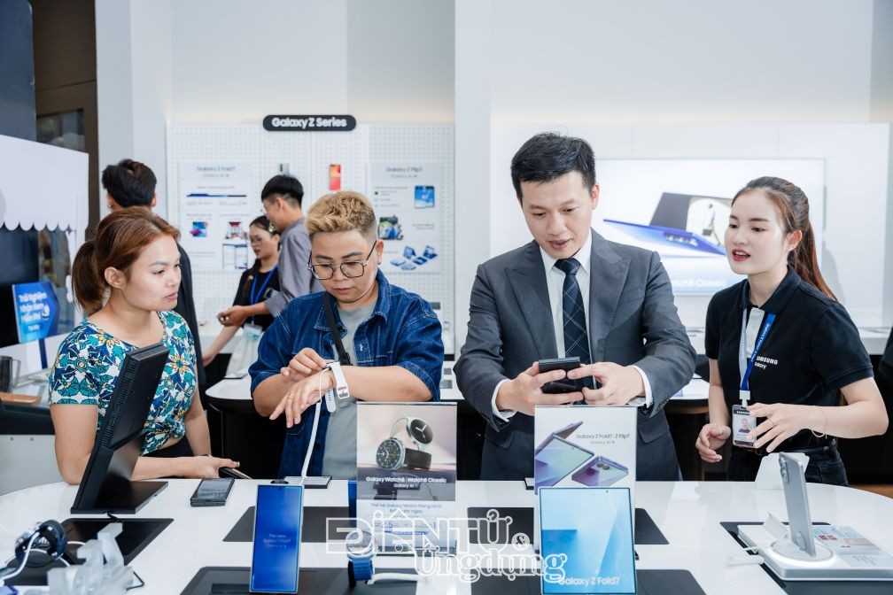 SamCenter trả hơn 500 máy cho khách đặt mua sớm Galaxy Z Fold7, Z Flip7 và Galaxy Watch8 Series SamCenter trả hơn 500 máy cho khách đặt mua sớm Galaxy Z Fold7, Z Flip7 và Galaxy Watch8 Series