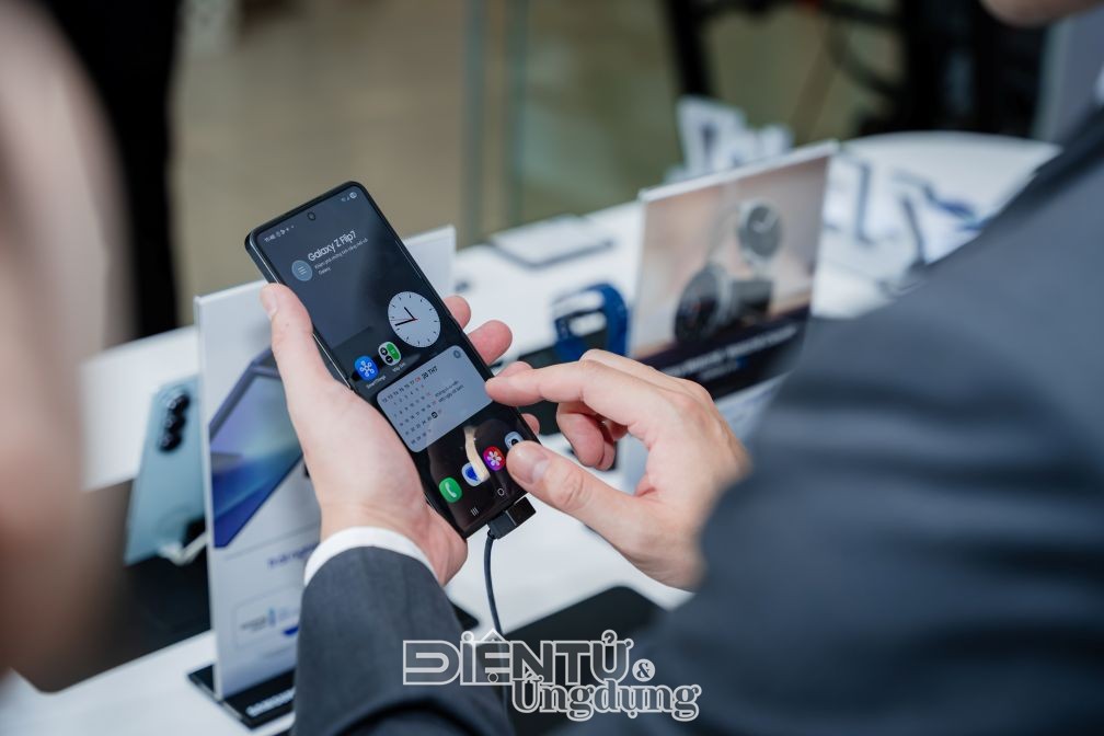 SamCenter trả hơn 500 máy cho khách đặt mua sớm SamCenter trả hơn 500 máy cho khách đặt mua sớm