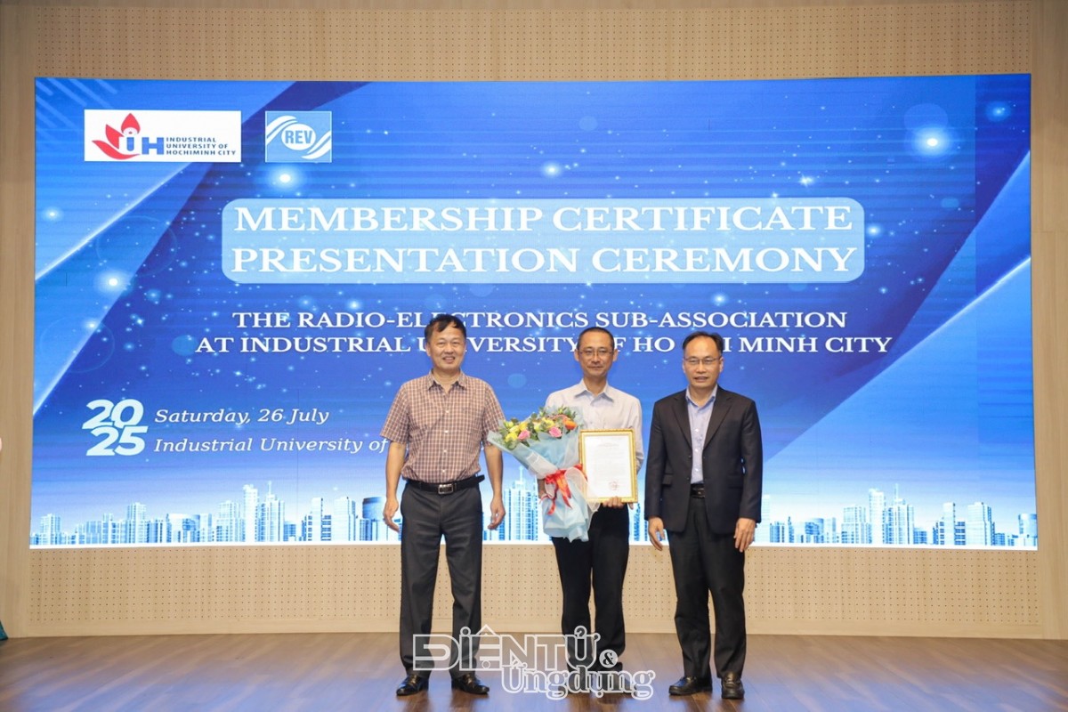 Chi hội Vô tuyến - Điện tử Trường Đại học Công nghiệp TP.HCM ra mắt với 12 chuyên gia Chi hội Vô tuyến - Điện tử Trường Đại học Công nghiệp TP.HCM ra mắt với 12 chuyên gia