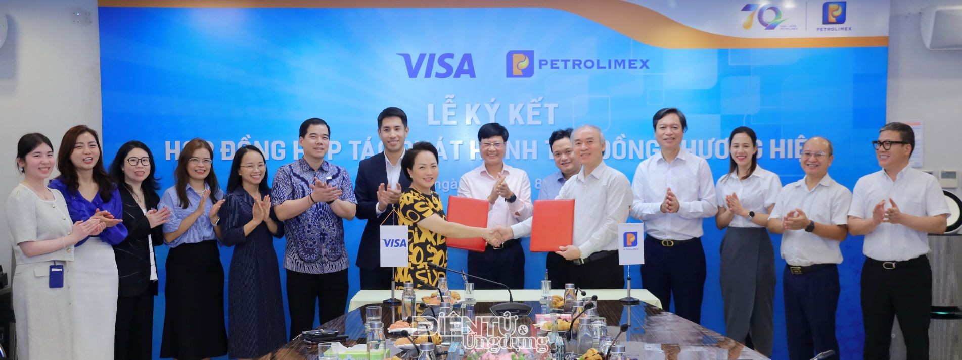 Visa và Petrolimex ra mắt thẻ đồng thương hiệu Visa và Petrolimex ra mắt thẻ đồng thương hiệu