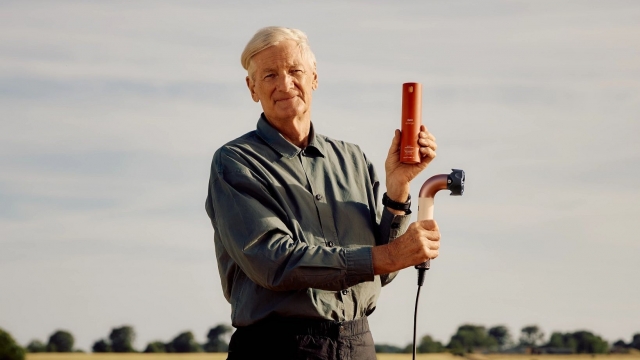 Dyson ra mắt dòng sản phẩm dưỡng tóc Dyson Omega