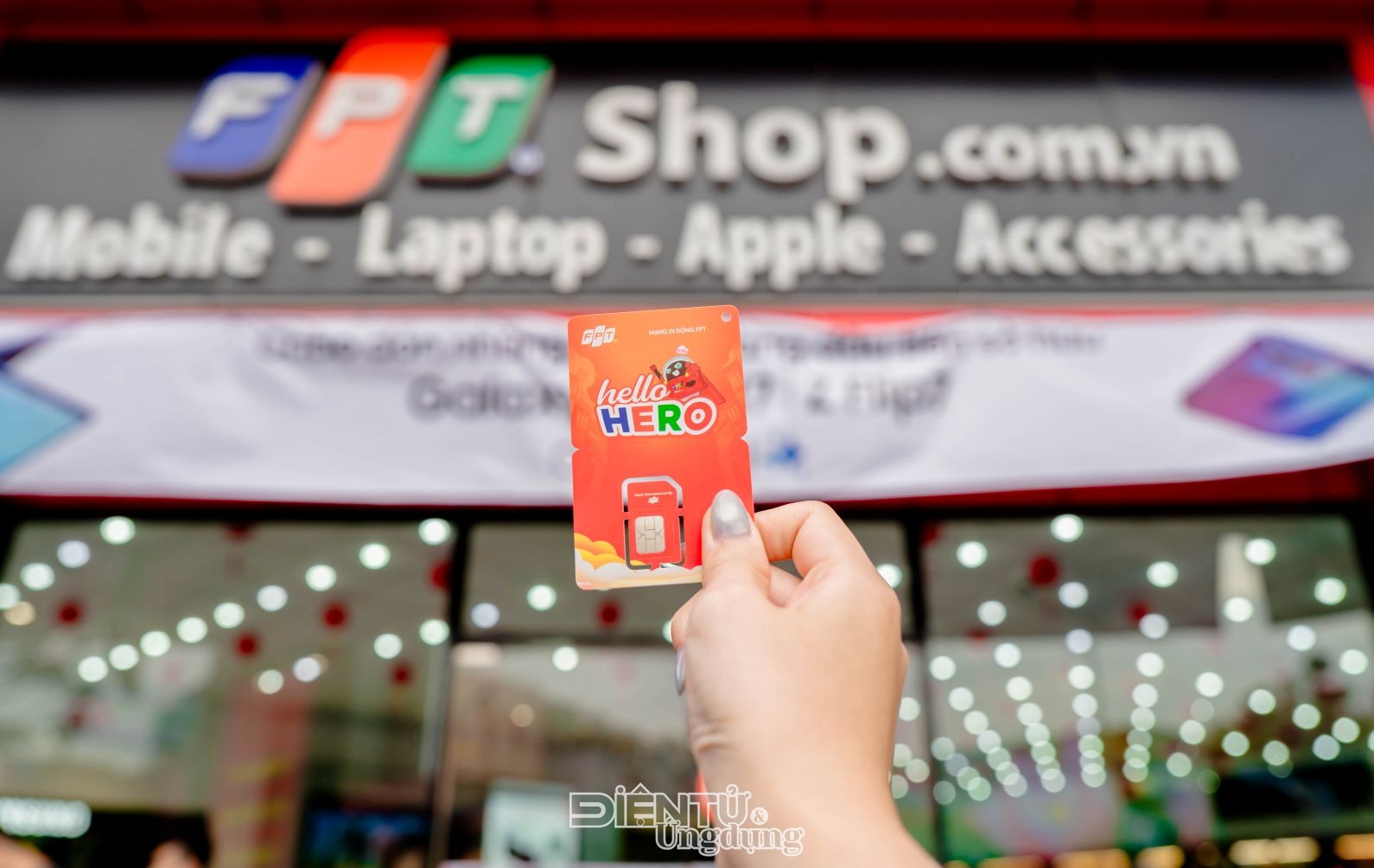 FPT Shop ra chính sách mới cho khách mua điện thoại chính hãng