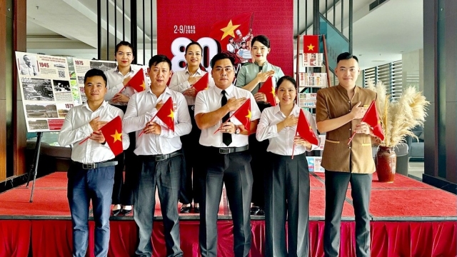 63 khách sạn Mường Thanh rực sắc đỏ sao vàng mừng 80 năm Quốc khánh 2/9