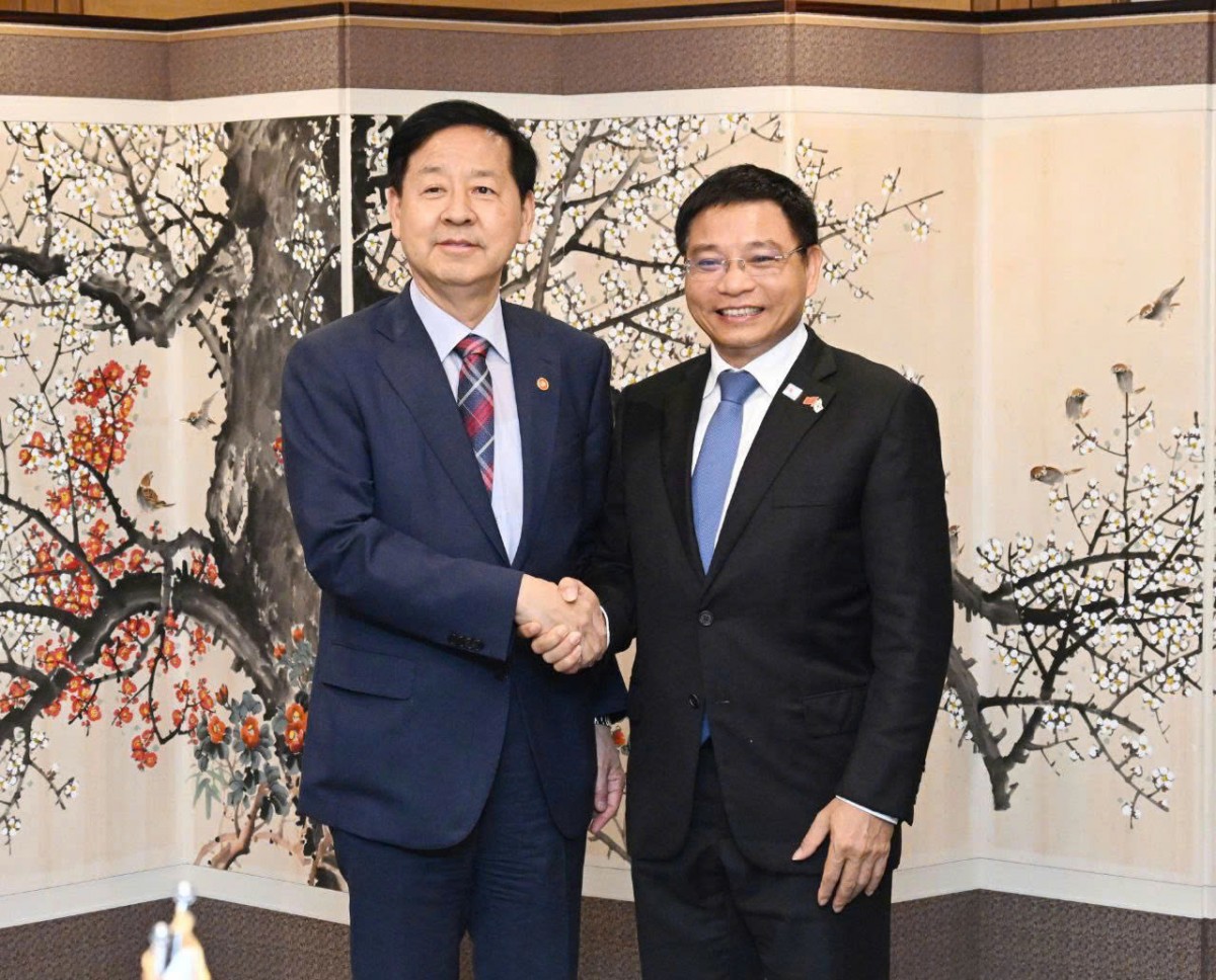 Bộ trưởng Bộ Tài chính Nguyễn Văn Thắng làm việc với Phó Thủ tướng, Bộ trưởng Bộ Kinh tế và Tài chính Hàn Quốc Koo Yun Cheol Bộ trưởng Bộ Tài chính Nguyễn Văn Thắng làm việc với Phó Thủ tướng, Bộ trưởng Bộ Kinh tế và Tài chính Hàn Quốc Koo Yun Cheol