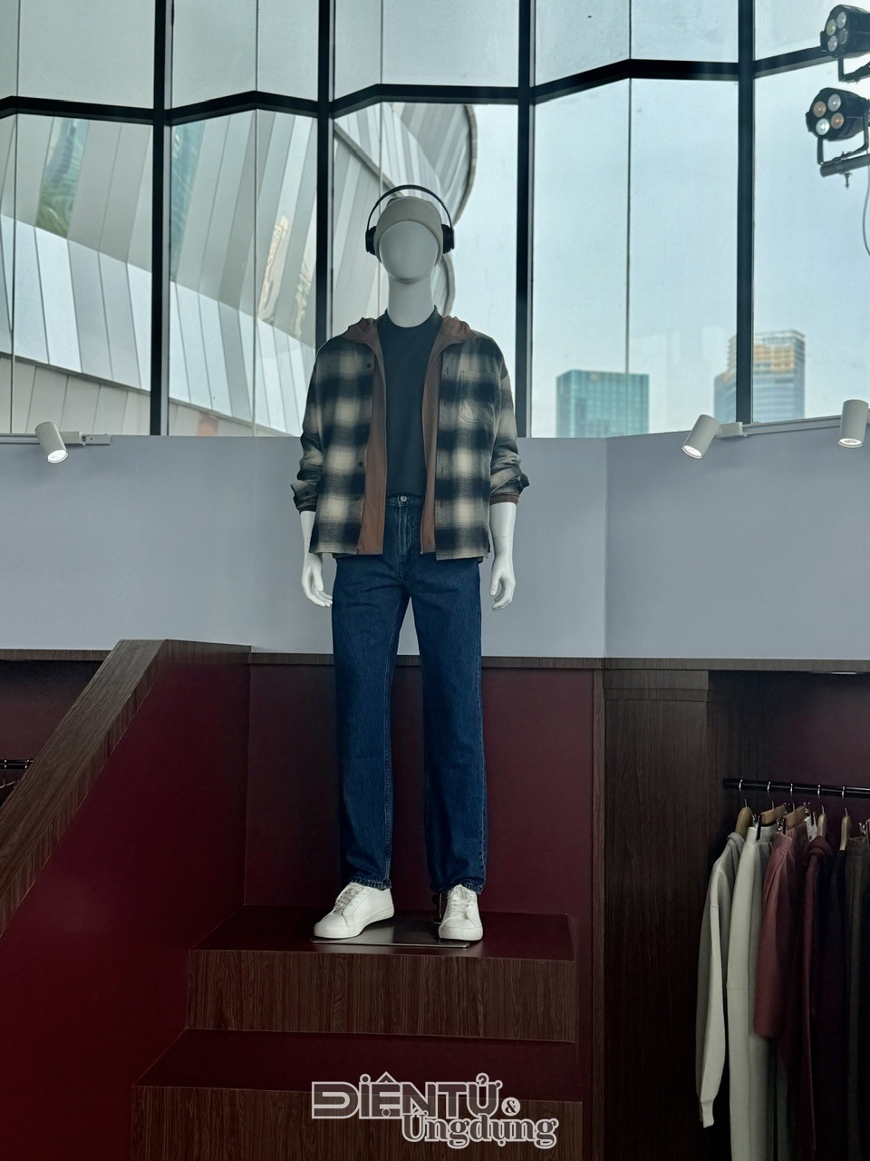 Cùng UNIQLO “tìm lại vẻ đẹp kinh điển” Cùng UNIQLO “tìm lại vẻ đẹp kinh điển”