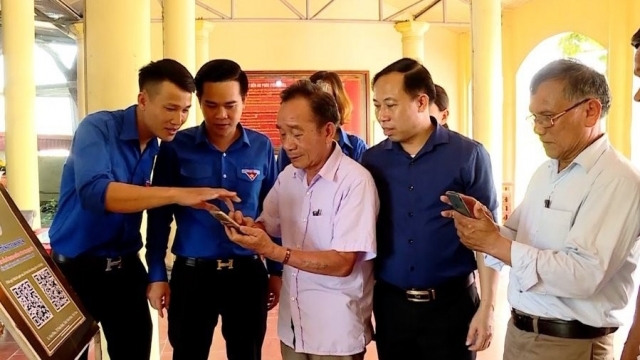 Người cao tuổi hòa nhập kỷ nguyên số: Sức mạnh từ kỹ năng số