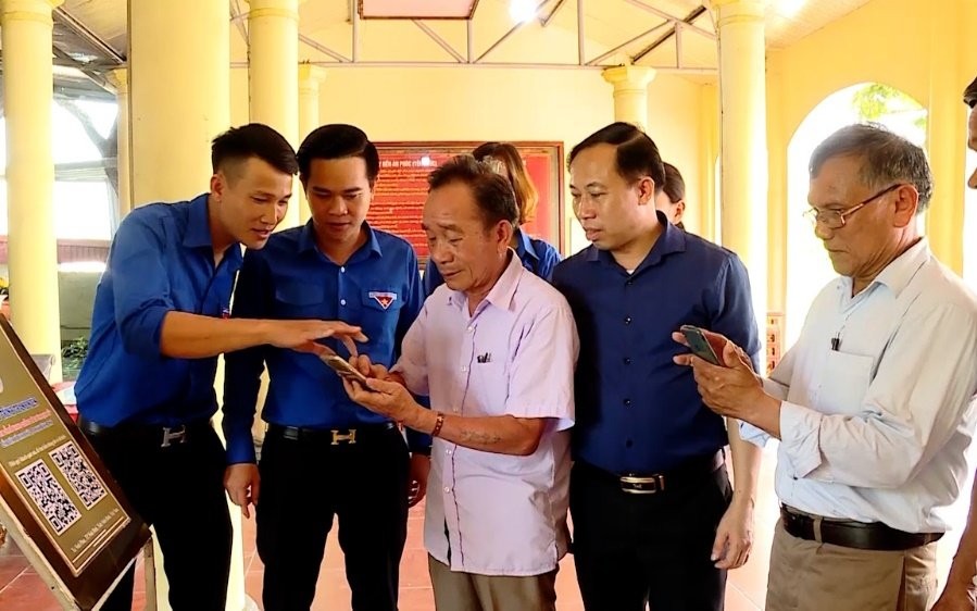 Người cao tuổi tham gia chuyển đổi số, chuyển đổi xanh, khởi nghiệp và tạo việc làm. Ảnh: Hanoi.gov.vn.