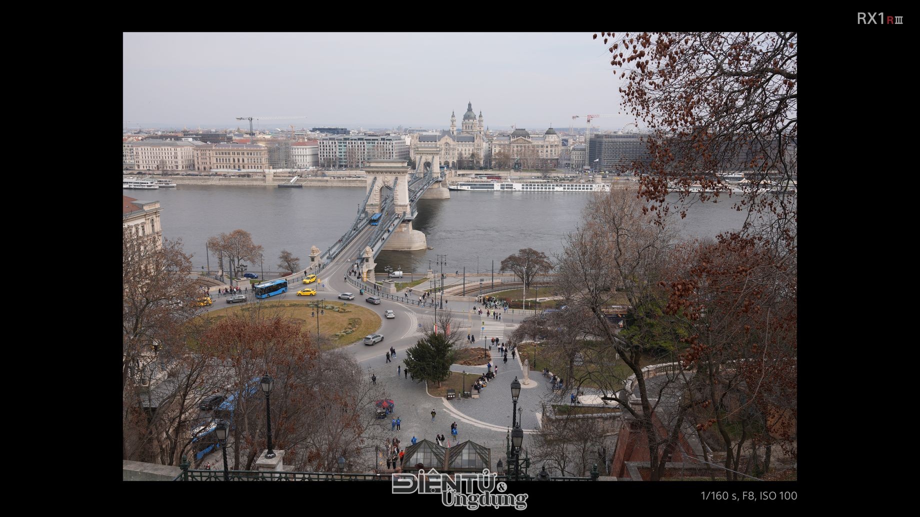 Sony ra mắt máy ảnh compact cao cấp RX1R III