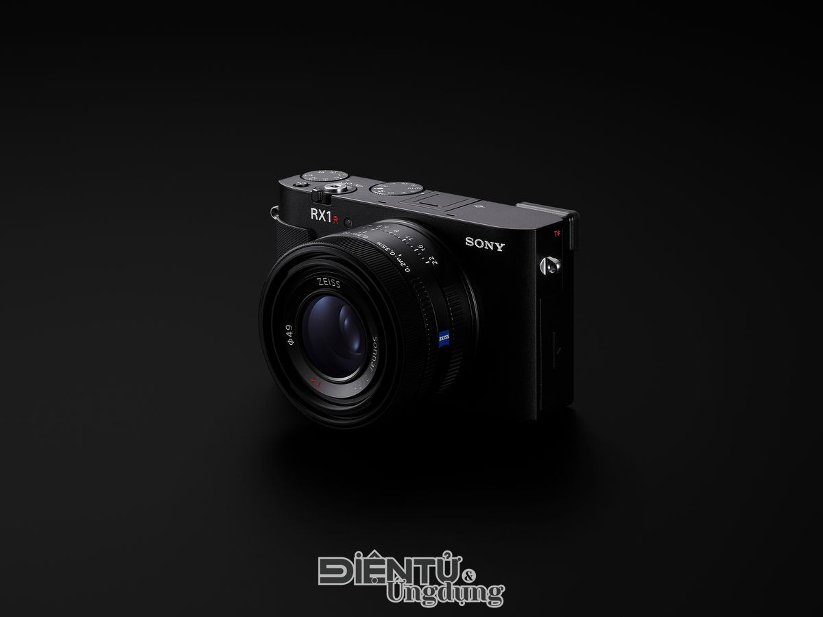 Sony ra mắt máy ảnh compact cao cấp RX1R III