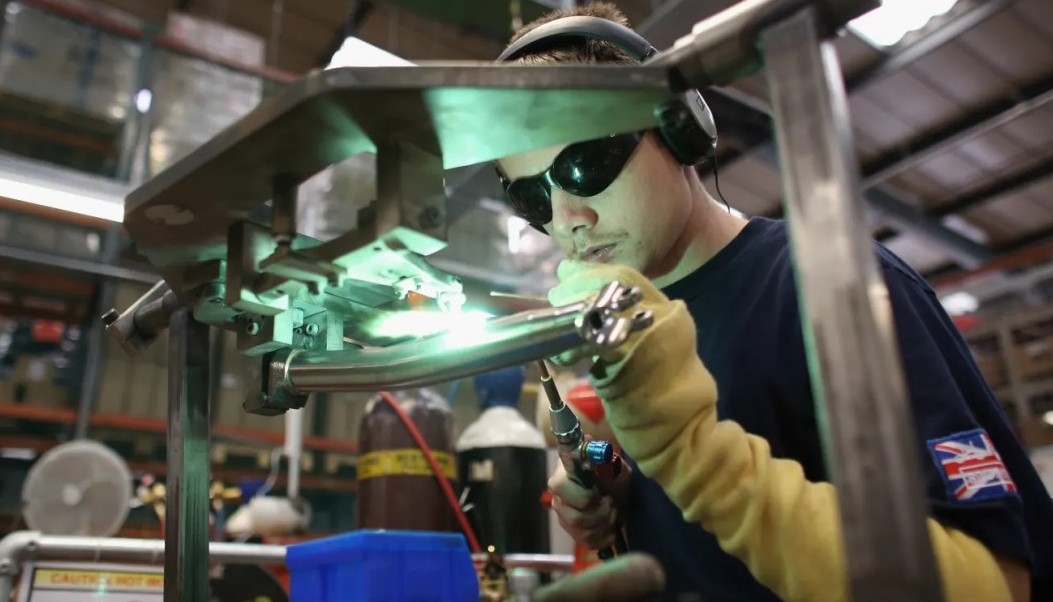 Thị trường châu Âu mở cửa trái chiều trước dữ liệu PMI
