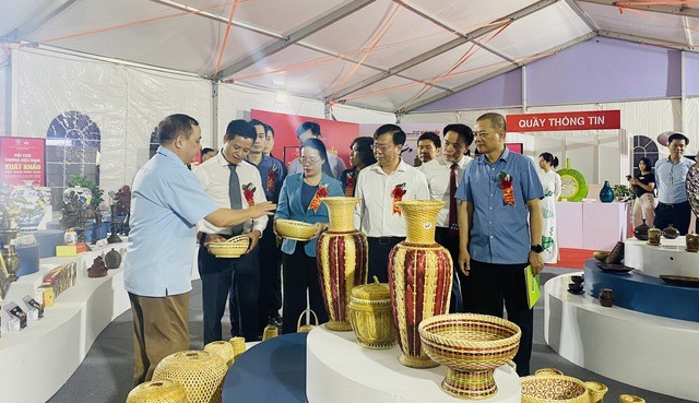 Hà Nội khai mạc Hội chợ thương hiệu hàng xuất khẩu Việt Nam 2025