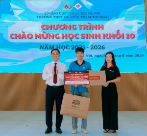 Nhân mùa tựu trường, FPT Shop trao 30 combo công nghệ cho tân sinh viên xuất sắc