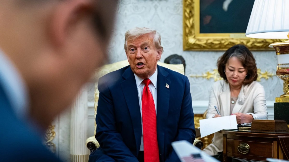 Trump đe dọa áp thuế 200% lên Trung Quốc nếu Bắc Kinh không xuất khẩu nam châm đất hiếm sang Mỹ