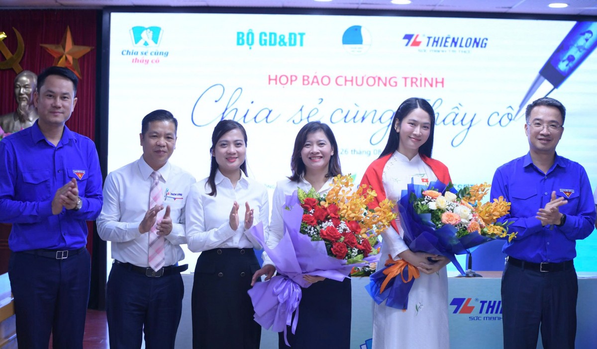 Sẽ vinh danh những thầy, cô giáo tại 248 xã, phường, đặc khu vùng biên giới