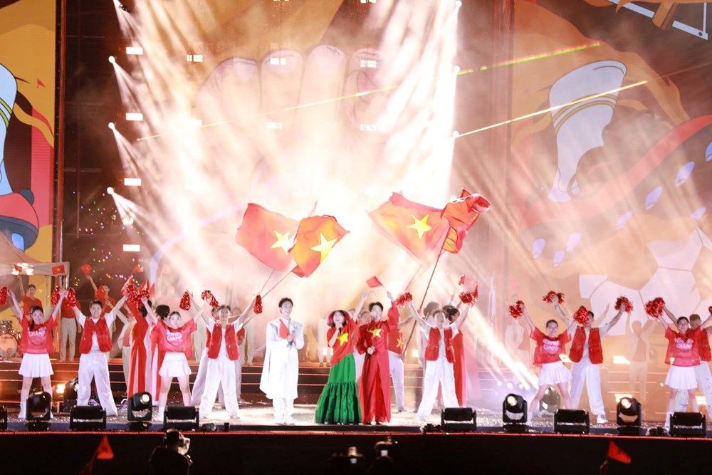 Concert 'Việt Nam Trong Tôi' quyên góp 4,2 tỷ đồng cho miền Trung