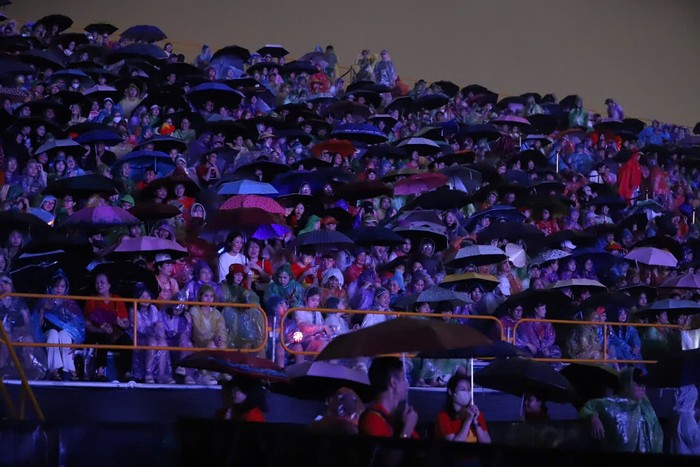 Concert 'Việt Nam Trong Tôi' quyên góp 4,2 tỷ đồng cho miền Trung