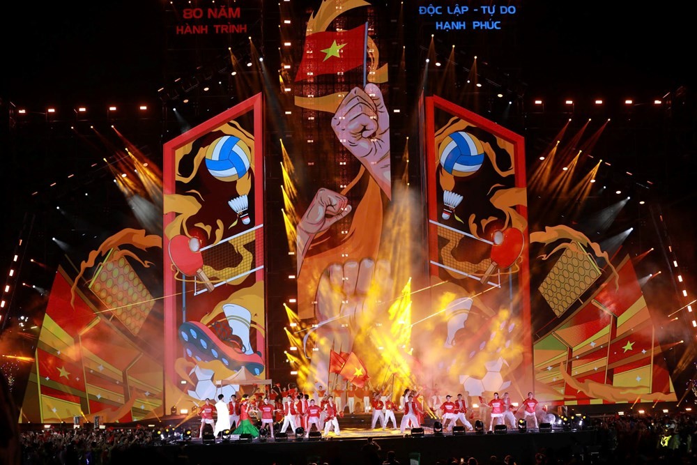 Concert 'Việt Nam Trong Tôi' quyên góp 4,2 tỷ đồng cho miền Trung