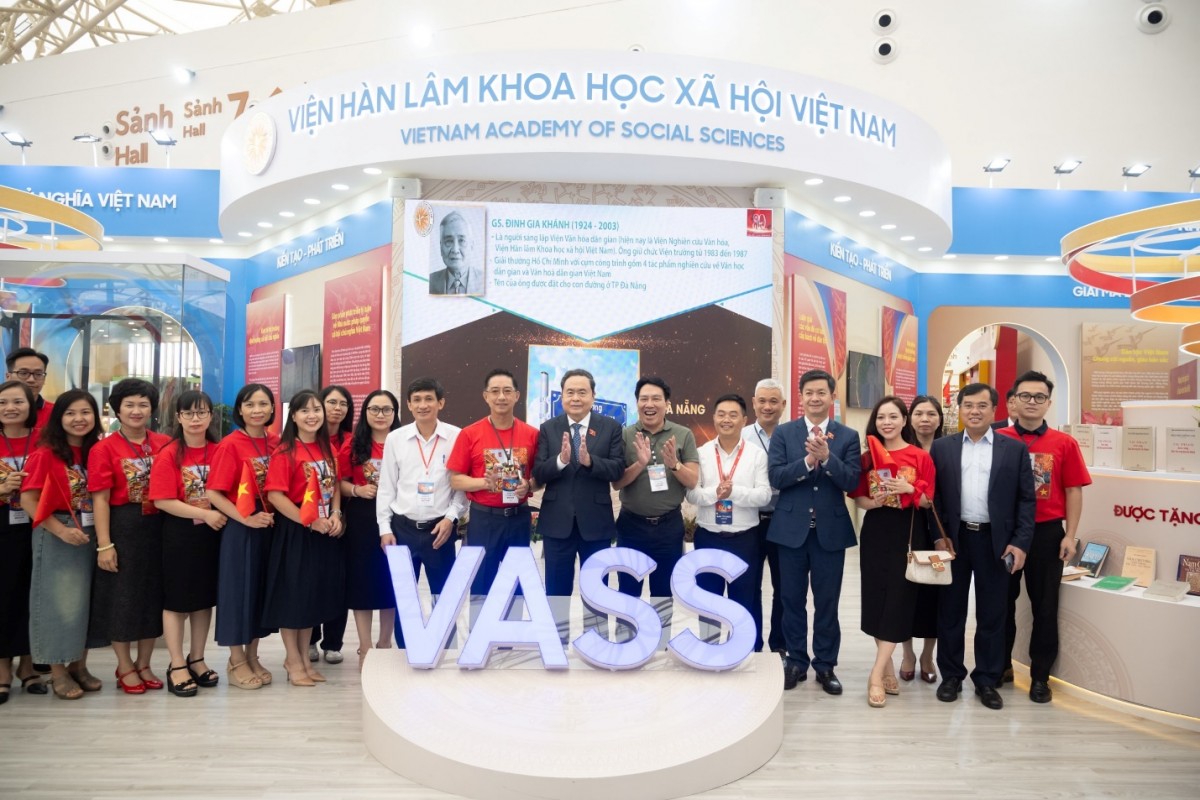 Chủ tịch Quốc hội kiểm tra công tác chuẩn bị Triển lãm Thành tựu đất nước