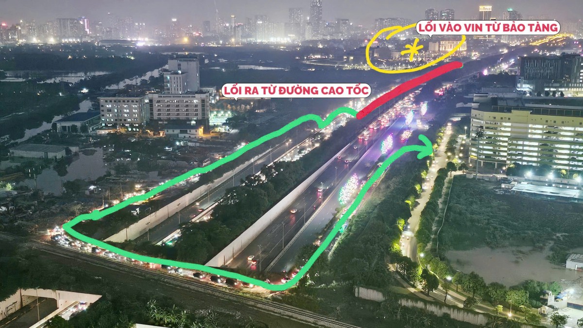 Ngập lối vào Vinsmart city: 4 ngày nay tôi chưa về nhà Ngập lối vào Vinsmart city: 4 ngày nay tôi chưa về nhà
