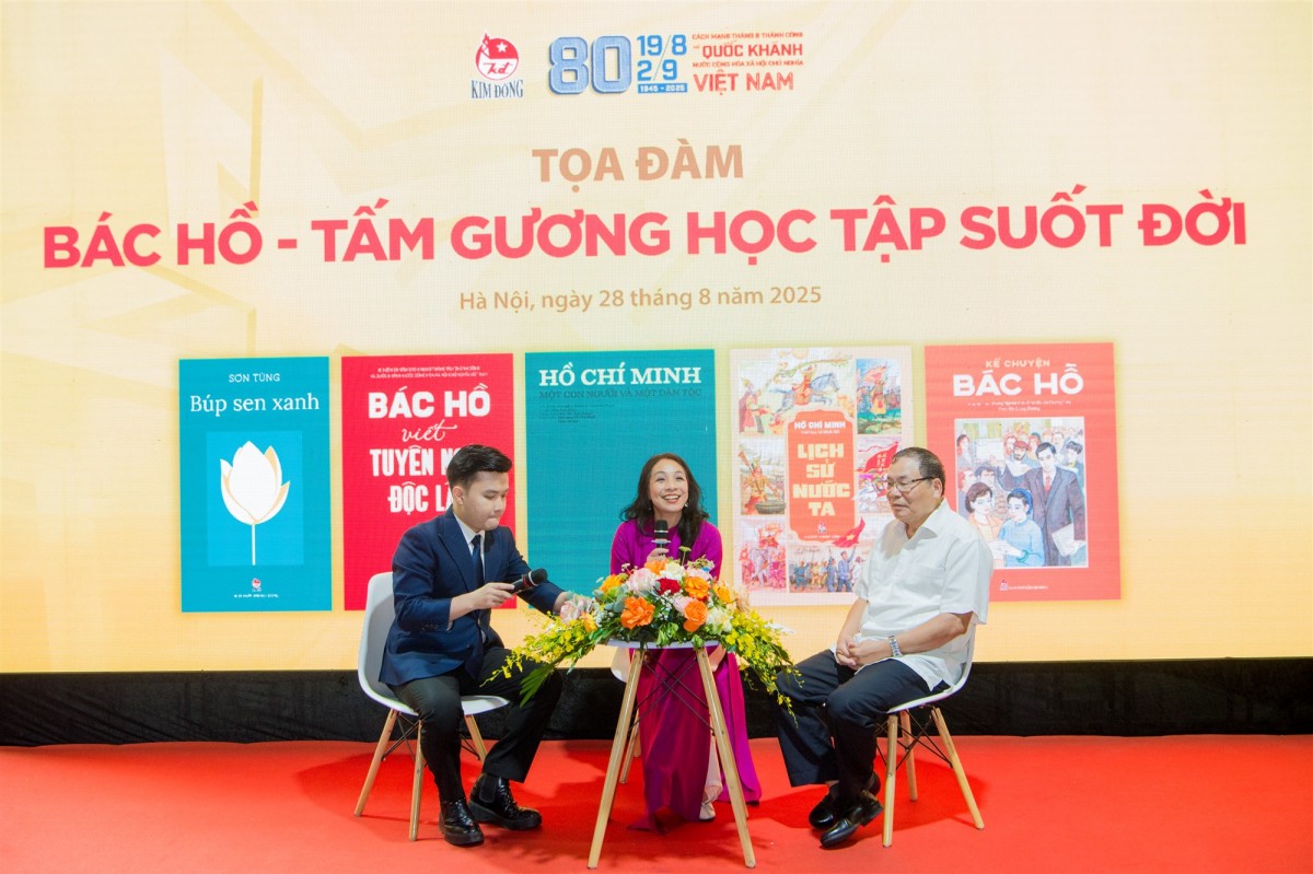 Tọa đàm: Bác Hồ - Tấm gương học tập suốt đời Tọa đàm: Bác Hồ - Tấm gương học tập suốt đời