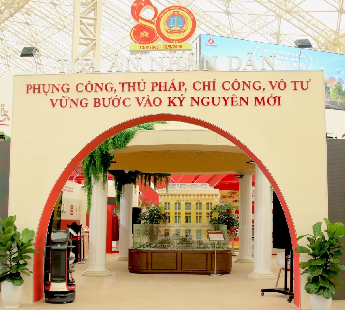 Bùng nổ điểm hẹn công nghệ và công lý tại gian Triển lãm TAND